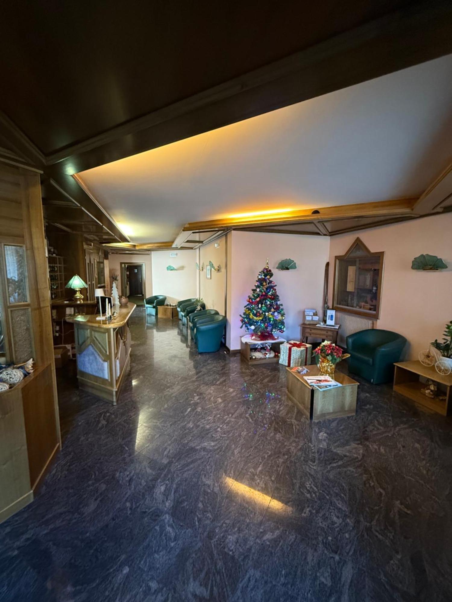 Hotel Quadrifoglio Pinzolo Buitenkant foto